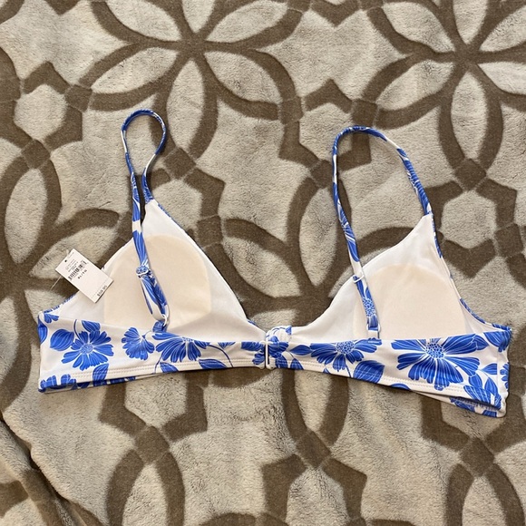 Blue & white floral bikini - Picture 5 of 6